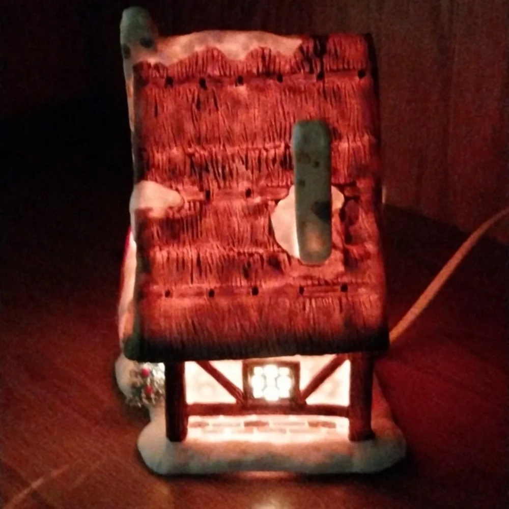 Christmas Valley Hollyshire Place Vintage 1991‎ Hand-Painted Porcelain W/Box